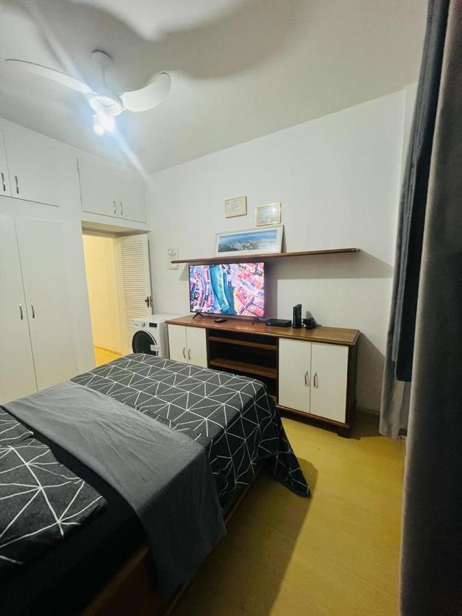 Maravilhoso E Sala Até 4 Pessoas No Leblon Na Av Ataulfo De Paiva Apartamento *