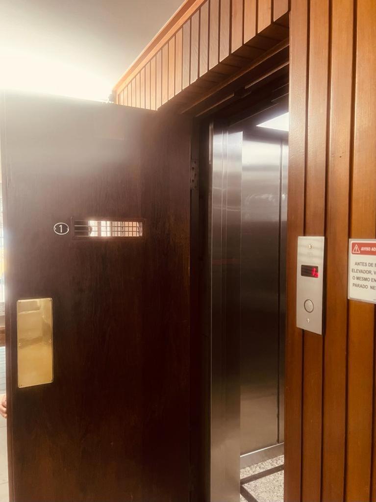 Apartamento Maravilhoso E Sala Até 4 Pessoas No Leblon Na Av Ataulfo De Paiva Río de Janeiro
